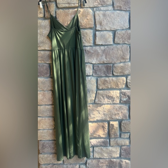 Green Maxi Dress with buttons size Large - Brand New Dress - Excellent condition - Picture 4 of 5